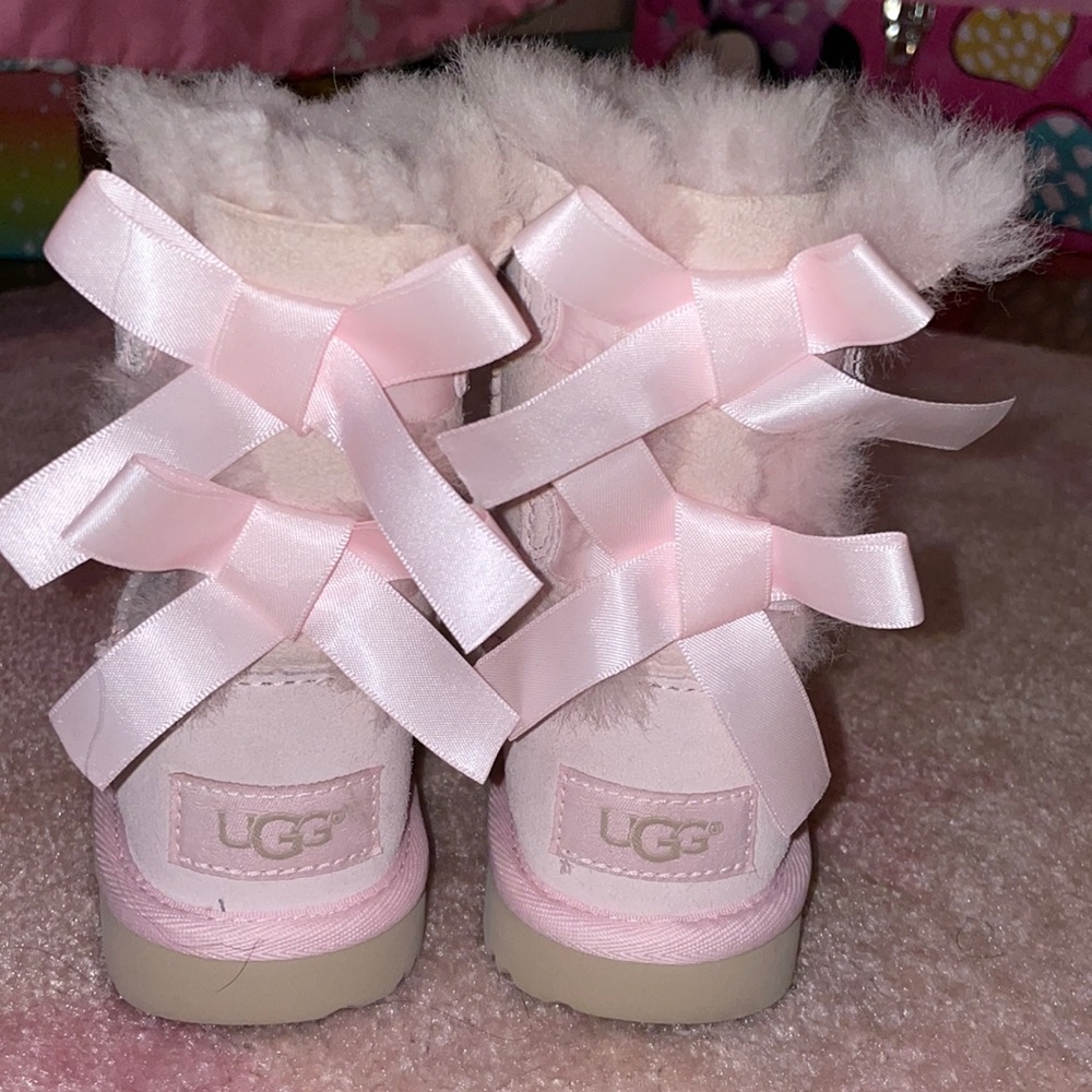 Ugg Bailey Bow II toddler us 9
